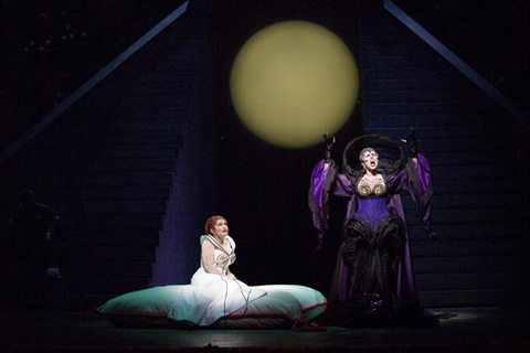 Dina Kuznetsova (Pamina), Erika Miklósa (Queen of the Night), Die Zauberflöte, Wolfgang Amadeus Mozart. San Francisco Opera, 2007-08. Photographer: Terrence McCarthy/San Francisco Opera.