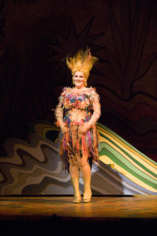 Roslyn Jones (Papagena), The Magic Flute for Families, Wolfgang Amadeus Mozart. San Francisco Opera, 2007-08. Photographer: Terrence McCarthy/San Francisco Opera.