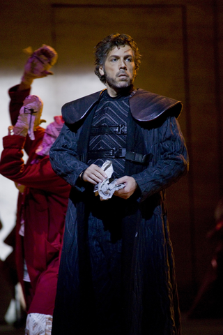 Thomas Hampson (Macbeth), Macbeth, Giuseppe Verdi. San Francisco Opera, 2007-08. Photographer: Terrence McCarthy/San Francisco Opera.