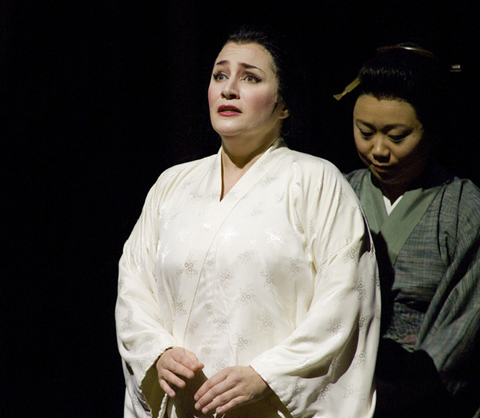 Patricia Racette (Cio-Cio-San), Zheng Cao (Suzuki), Madama Butterfly, Giacomo Puccini. San Francisco Opera, 2007-08. Photographer: Terrence McCarthy/San Francisco Opera.