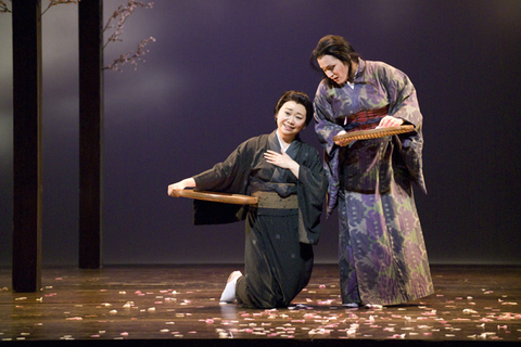 Zheng Cao (Suzuki), Patricia Racette (Cio-Cio-San), Madama Butterfly, Giacomo Puccini. San Francisco Opera, 2007-08. Photographer: Terrence McCarthy/San Francisco Opera.