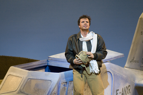 Eugene Brancoveanu (The Pilot), The Little Prince, Rachel Portman. San Francisco Opera, 2007-08. Photographer: Kristen Loken/San Francisco Opera.