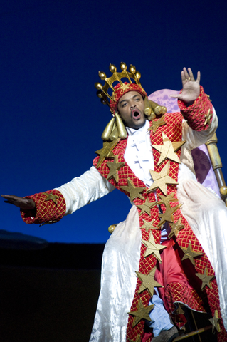 Kenneth Kellog (The King), The Little Prince, Rachel Portman. San Francisco Opera, 2007-08. Photographer: Kristen Loken/San Francisco Opera.