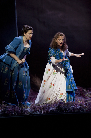 Cybele-Teresa Gouverneur (Alisa), Natalie Dessay (Lucia), Lucia di Lammermoor, Gaetano Donizetti. San Francisco Opera, 2007-08. Photographer: Terrence McCarthy/San Francisco Opera.