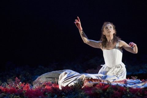 Natalie Dessay (Lucia), Lucia di Lammermoor, Gaetano Donizetti. San Francisco Opera, 2007-08. Photographer: Terrence McCarthy/San Francisco Opera.