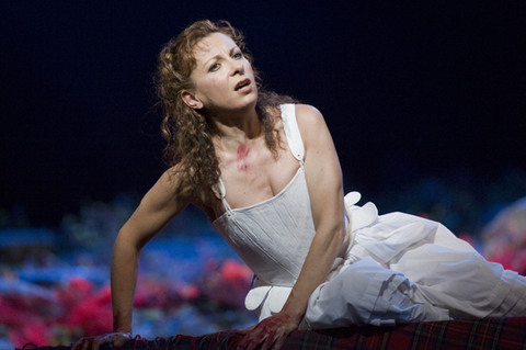 Natalie Dessay (Lucia), Lucia di Lammermoor, Gaetano Donizetti. San Francisco Opera, 2007-08. Photographer: Terrence McCarthy/San Francisco Opera.