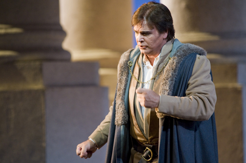 Marcus Haddock (Gabriele Adorno), Simon Boccanegra, Giuseppe Verdi. San Francisco Opera, 2008-09. Photographer: Terrence McCarthy/San Francisco Opera.