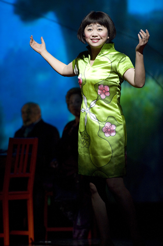 Zheng Cao (Ruth Young Kamen), The Bonesetter's Daughter, Stewart Wallace. San Francisco Opera, 2008-09. Photographer: Terrence McCarthy/San Francisco Opera.