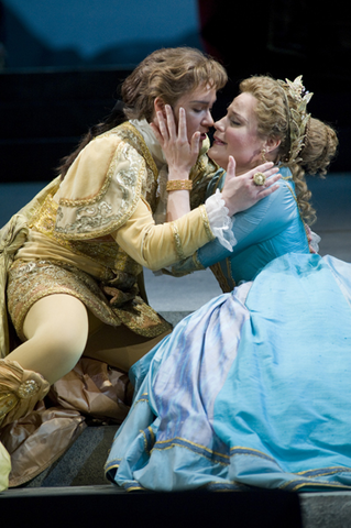 Alice Coote (Idamante), Genia Kühmeier (Ilia), Idomeneo, Wolfgang Amadeus Mozart. San Francisco Opera, 2008-09. Photographer: Terrence McCarthy/San Francisco.