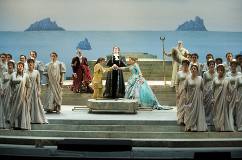 Alek Schrader (Arbace), Alice Coote (Idamante), Kurt Streit (Idomeneo), Genia Kühmeier (Ilia), Robert MacNeil (High Priest of Neptune), Chorus, Idomeneo, Wolfgang Amadeus Mozart. San Francisco Opera, 2008-09. Photographer: Terrence McCarthy/San Francisco.