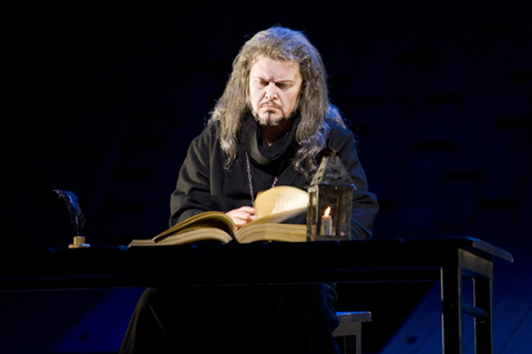 Vitalij Kowaljow (Pimen), Boris Godunov, Modest Petrovich Mussorgsky. San Francisco Opera, 2008-09. Photographer: Terrence McCarthy/San Francisco Opera.