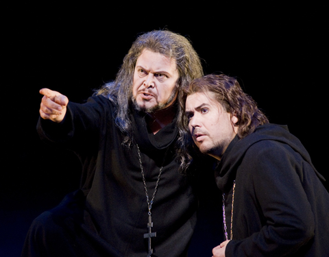 Vitalij Kowaljow (Pimen), Vsevolod Grivnov (Grigory), Boris Godunov, Modest Petrovich Mussorgsky. San Francisco Opera, 2008-09. Photographer: Terrence McCarthy/San Francisco Opera.