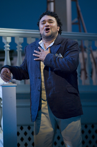 Ramón Vargas (Nemorino), L'Elisir d'Amore, Gaetano Donizetti. San Francisco Opera, 2008-09. Photographer: Terrence McCarthy/San Francisco Opera.