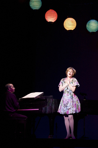 Patrick Summers (Conductor), Frederica von Stade (Madeline Mitchell), Three Decembers, Jake Heggie. San Francisco Opera, 2008-09. Photographer: Kristen Loken/San Francisco Opera.