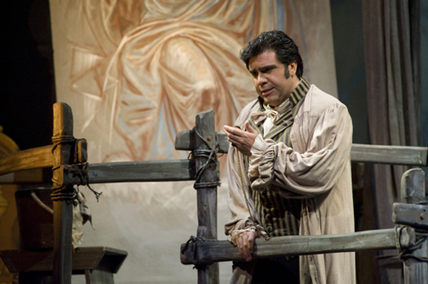 Carlo Ventre (Cavaradossi), Tosca, Giacomo Puccini. San Francisco Opera, 2008-09. Photographer: Terrence McCarthy/San Francisco Opera.