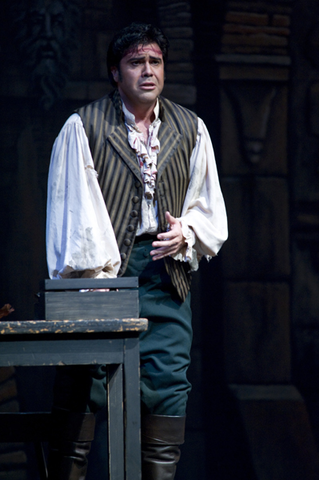 Carlo Ventre (Cavaradossi), Tosca, Giacomo Puccini. San Francisco Opera, 2008-09. Photographer: Terrence McCarthy/San Francisco Opera.