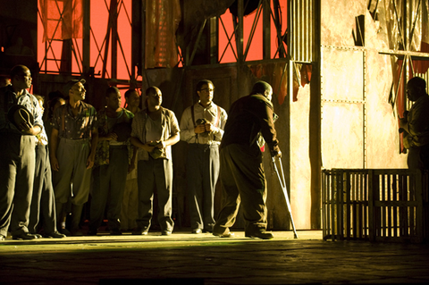 Eric Owens (Porgy), Chorus, Porgy and Bess, The Gershwins. San Francisco Opera, 2008-09. Photographer: Terrence McCarthy/San Francisco Opera.