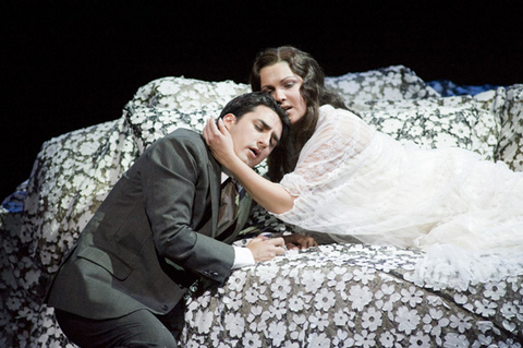 Charles Castronovo (Alfredo Germont), Anna Netrebko (Violetta Valéry), La Traviata, Giuseppe Verdi. San Francisco Opera, 2008-09. Photographer: Terrence McCarthy/San Francisco Opera.