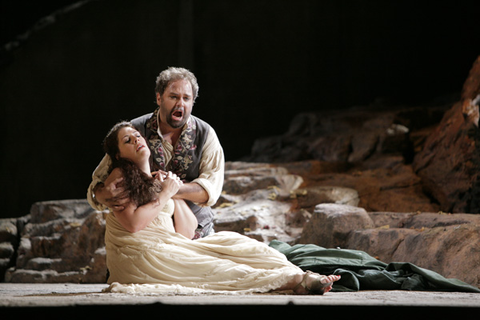 Sondra Radvanovsky (Leonora), Marco Berti (Manrico), Il Trovatore, Guiseppe Verdi. San Francisco Opera, 2009-10. Photographer: Cory Weaver/San Francisco Opera.