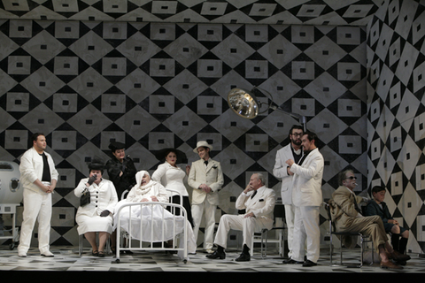 David Lomelí (Rinuccio), Meredith Arwady (Zita), Catherine Cook (La Ciesca), Paolo Gavenelli (Gianni Schicchi), Rebekah Camm (Nella), Unknown, Unknown, Unknown, Unknown, Unknown, Unknown, Gianni Schicchi, Giacomo Puccini. San Francisco Opera, 2009-10. Photographer: Cory Weaver/San Francisco Opera.