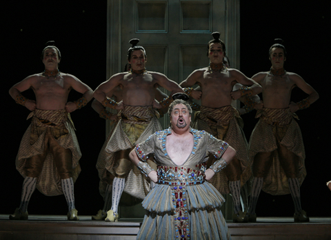 Peter Rose (Osmin), Supernumeraries, Die Entführung aus dem Serail, Wolfgang Amadeus Mozart. San Francisco Opera, 2009-10. Photographer: Cory Weaver/San Francisco Opera.