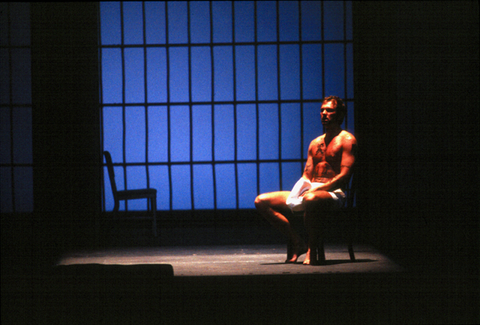 Teddy Tahu Rhodes (Joseph de Rocher), Dead Man Walking, Jake Heggie. San Francisco Opera, 2000-01. Photographer: Adam Traum/San Francisco Opera.