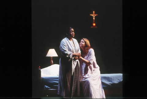 Theresa Hamm-Smith (Sister Rose), Susan Graham (Sister Helen Prejean), Dead Man Walking, Jake Heggie. San Francisco Opera, 2000-01. Photographer: Ken Friedman/San Francisco Opera.