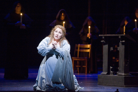 Patricia Racette (Marguerite), Faust, Charles François Gounod. San Francisco Opera, 2009-10. Photographer: Cory Weaver/San Francisco Opera.