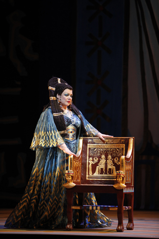 Dolora Zajick (Amneris), Aida, Giuseppe Verdi. San Francisco Opera, 2010-11. Photographer: Cory Weaver/San Francisco Opera.