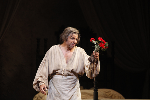 Bojan Knežević (Antonio), Le Nozze di Figaro, Wolfgang Amadeus Mozart. San Francisco Opera, 2010-11. Photographer: Cory Weaver/San Francisco Opera.