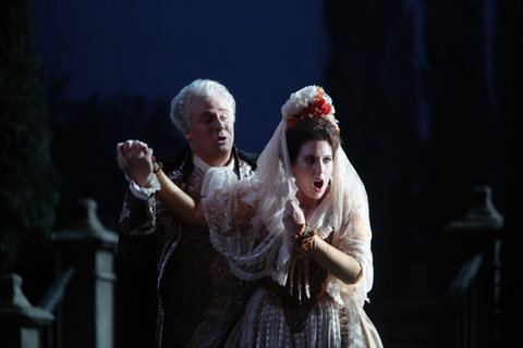 Lucas Meachem (Count Almaviva), Ellie Dehn (Countess Almaviva), Le Nozze di Figaro, Wolfgang Amadeus Mozart. San Francisco Opera, 2010-11. Photographer: Cory Weaver/San Francisco Opera.