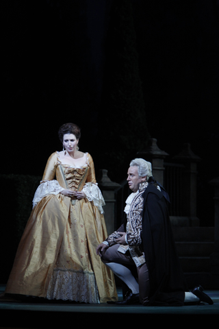 Lucas Meachem (Count Almaviva), Ellie Dehn (Countess Almaviva), Le Nozze di Figaro, Wolfgang Amadeus Mozart. San Francisco Opera, 2010-11. Photographer: Cory Weaver/San Francisco Opera.