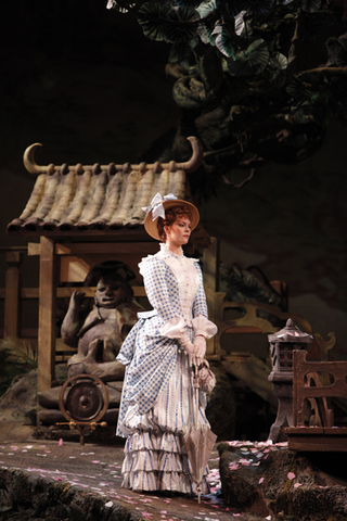 Sara Gartland (Kate Pinkerton), Madama Butterfly, Giacomo Puccini. San Francisco Opera, 2010-11. Photographer: Cory Weaver/San Francisco Opera.