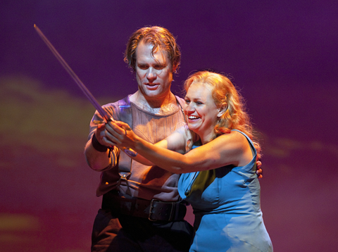 Brandon Jovanovich (Siegmund), Anja Kampe (Sieglinde), Die Walküre, Richard Wagner. San Francisco Opera, 2010-11. Photographer: Cory Weaver/San Francisco Opera.