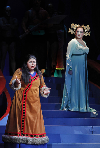 Leah Crocetto (Liù), Iréne Theorin (Turandot), Turandot, Giacomo Puccini. San Francisco Opera, 2011-12. Photographer: Cory Weaver/San Francisco Opera.