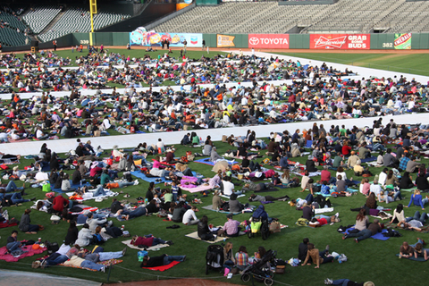 Simulcast, September 25, 2011 performance to San Francisco's AT&T Park for a crowd of 16,000, Turandot, Giacomo Puccini. San Francisco Opera, 2011-12. Photographer: L. Manyisha/San Francisco Opera.