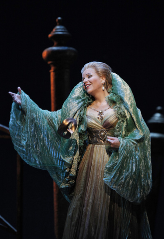 Renée Fleming (Lucrezia Borgia), Lucrezia Borgia, Gaetano Donizetti. San Francisco Opera, 2011-12. Photographer: Cory Weaver/San Francisco Opera.