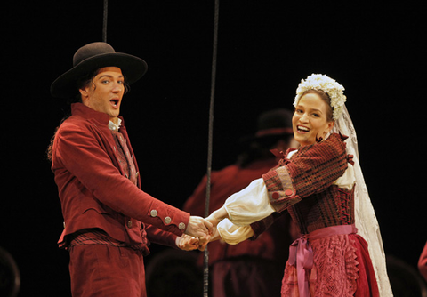 Ryan Kuster (Masetto), Kate Lindsey (Zerlina), Don Giovanni, Wolfgang Amadeus Mozart. San Francisco Opera, 2011-12. Photographer: Cory Weaver/San Francisco Opera.