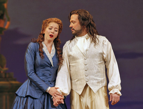 Lisette Oropesa (Romilda), David Daniels (Arsamenes), Xerxes, George Frideric Handel. San Francisco Opera, 2011-12. Photographer: Cory Weaver/San Francisco Opera.