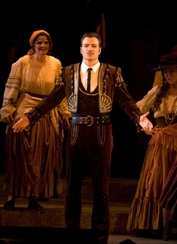 Ryan Kuster (Escamillo), Chorus, Carmen for Families, Georges Bizet. San Francisco Opera, 2011-12. Photographer: D. Ross Cameron/San Francisco Opera.