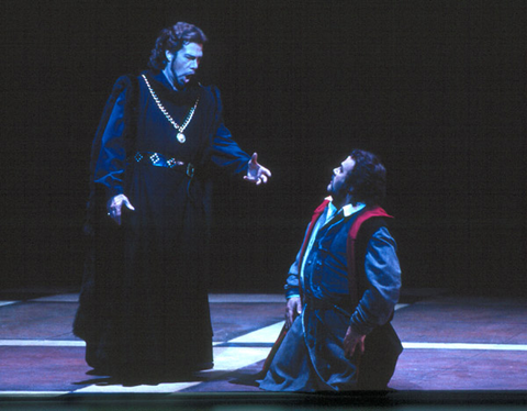 Samuel Ramey (Fiesco), Paolo Gavanelli (Simon Boccanegra), Simon Boccanegra, Giuseppe Verdi. San Francisco Opera, 2000-01. Photographer: Ken Friedman/San Francisco Opera.