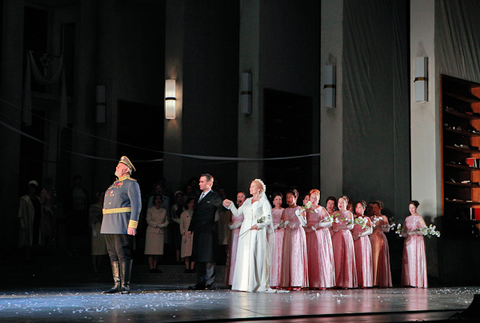 Kristinn Sigmundsson (King Heinrich der Vogler), Brandon Jovanovich (Lohengrin), Camilla Nylund (Elsa von Brabant), Chorus, Lohengrin, Richard Wagner. San Francisco Opera, 2012-13. Photographer: Cory Weaver/San Francisco Opera.