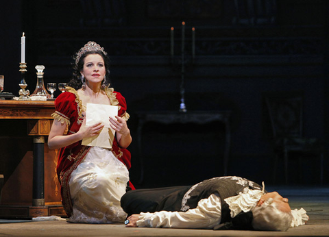 Angela Gheorghiu (Floria Tosca), Roberto Frontali (Baron Scarpia), Tosca, Giacomo Puccini. San Francisco Opera, 2012-13. Photographer: Cory Weaver/San Francisco Opera.