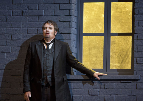 Matthew Polenzani (Hoffmann), Les Contes d'Hoffmann, Jacques Offenbach. San Francisco Opera, 2012-13. Photographer: Cory Weaver/San Francisco Opera.