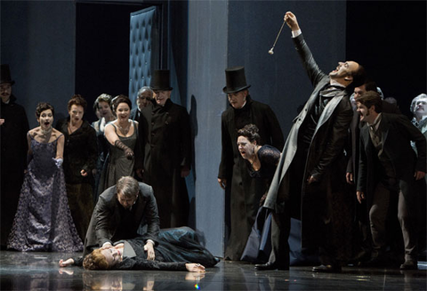 Irene Roberts (Giulietta), Matthew Polenzani (Hoffmann), Christian Van Horn (Dapertutto), Chorus, Les Contes d'Hoffmann, Jacques Offenbach. San Francisco Opera, 2012-13. Photographer: Cory Weaver/San Francisco Opera.