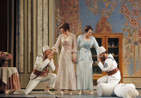 Philippe Sly (Guglielmo), Christel Lötzsch (Dorabella), Ellie Dehn (Fiordiligi), Francesco Demuro (Ferrando), Susannah Biller (Despina), Così fan tutte, Wolfgang Amadeus Mozart. San Francisco Opera, 2012-13. Photographer: Cory Weaver/San Francisco Opera.