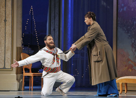 Francesco Demuro (Ferrando), Ellie Dehn (Fiordiligi), Così fan tutte, Wolfgang Amadeus Mozart. San Francisco Opera, 2012-13. Photographer: Cory Weaver/San Francisco Opera.