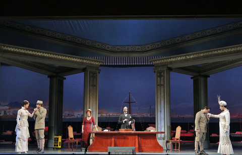 Christel Lötzsch (Dorabella), Philippe Sly (Guglielmo), Susannah Biller (Despina), Marco Vinco (Don Alfonso), Francesco Demuro (Ferrando), Ellie Dehn (Fiordiligi), Così fan tutte, Wolfgang Amadeus Mozart. San Francisco Opera, 2012-13. Photographer: Cory Weaver/San Francisco Opera.