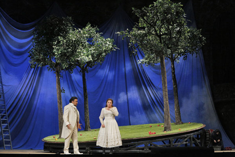 Ramon Vargas (Faust), Patricia Racette (Margherita), Mefistofele, Arrigo Boito. San Francisco Opera, 2013-14. Photographer: Cory Weaver/San Francisco Opera.