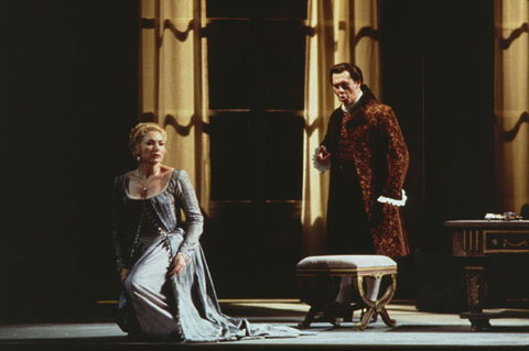 Carol Vaness (Amelia), Sergei Leiferkus (Renato), Un Ballo in Maschera, Giuseppe Verdi. San Francisco Opera, 1999-2000. Photographer: Ken Friedman/San Francisco Opera.